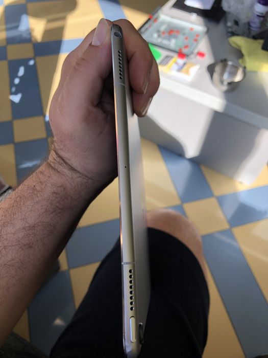 iPad Pro А1709, (10,5-инчов),64GB,Wi‑Fi + Cellular
