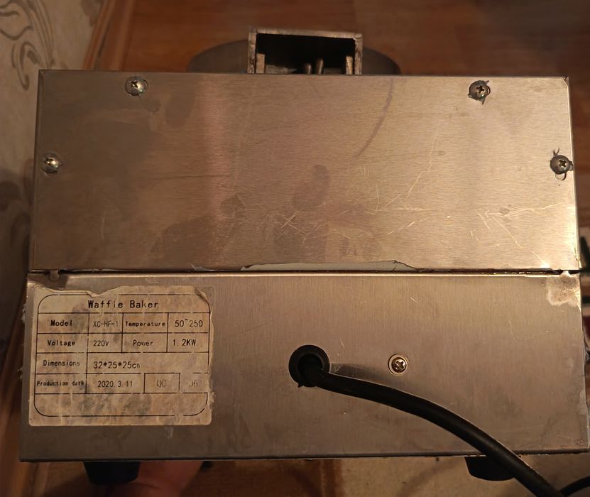 Продам Вафелница б.у.