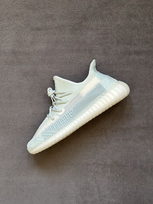Adidas Yeezy Cloud White (CALITATE PREMIUM)