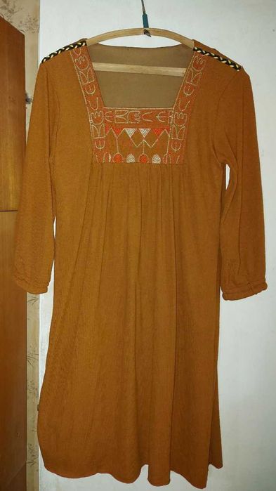 Платье теплое трикотажное новое на подкладе, размер 48-50