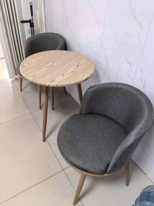 Комплект журнальный столик и два кресла