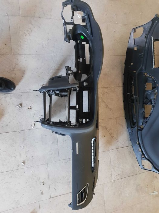 Арматурни табла за коли audi A8,A5 и тигуан гръмнали