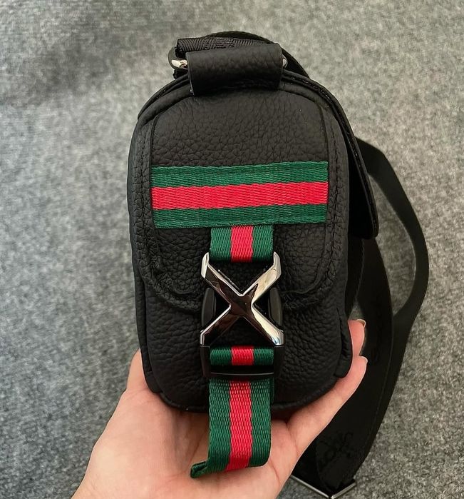 Барсетка чисто кожа,