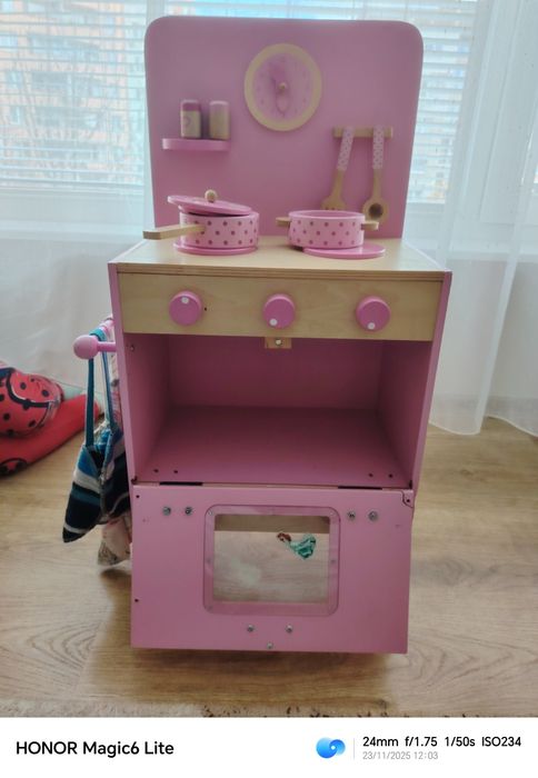 Продавам Дървена Декска Готварска Пдчка