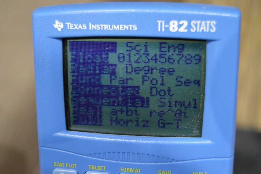 Calculator Grafic Texas Instruments TI-82 STATS Pentru Studenți