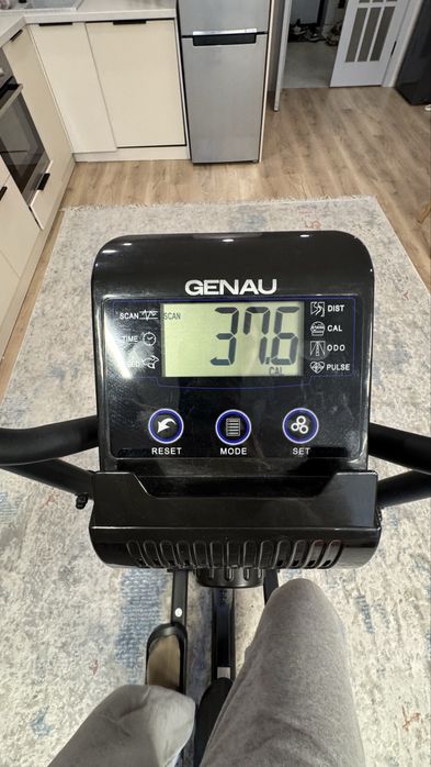 Продам тренажер элипс от Genau