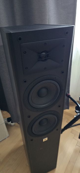 Продавам тонколони JBL ARENA 180 в  много добро състояние
