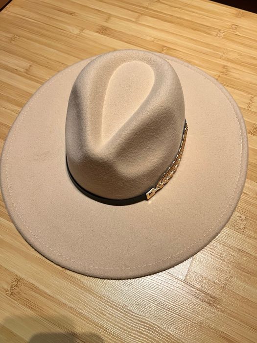 Шапка с периферия /федора