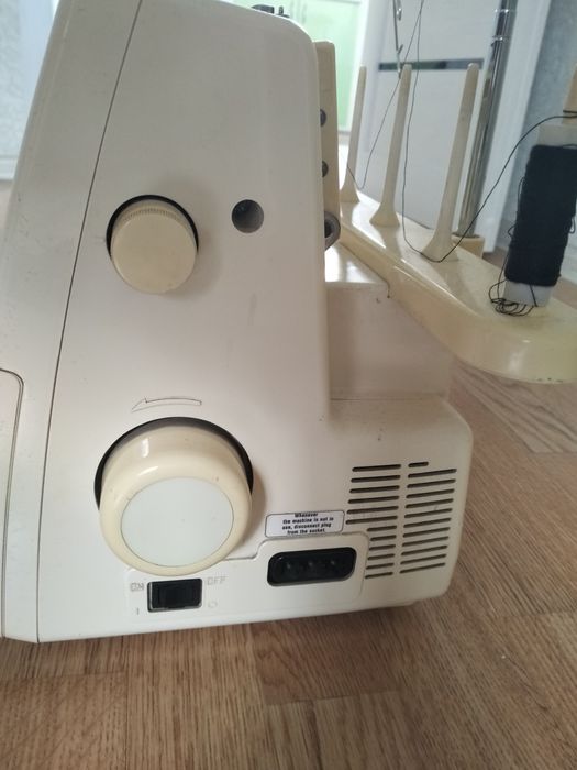 Коверлок MerryLock 3000CL