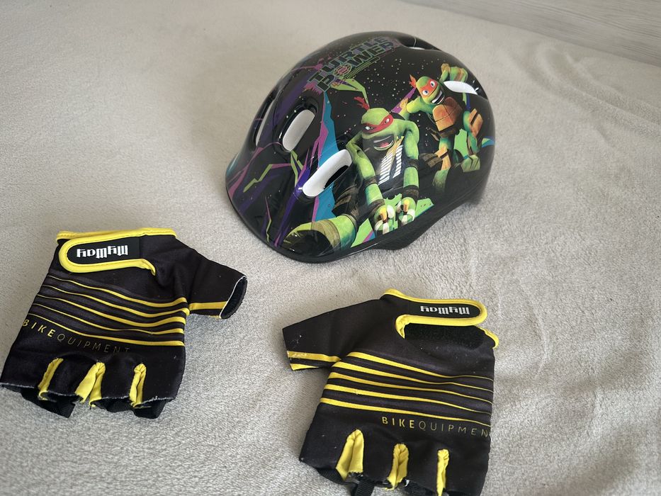 Комплект за каране на велосипед/колело каска и ръкавици