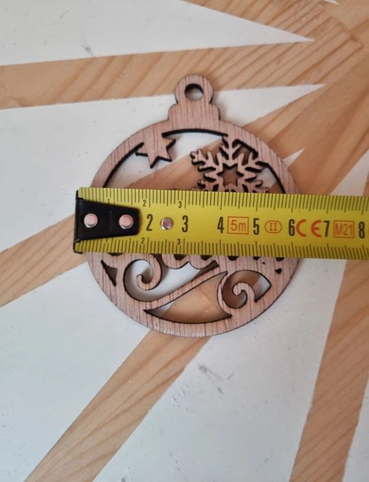 Globuri din lemn personalizate