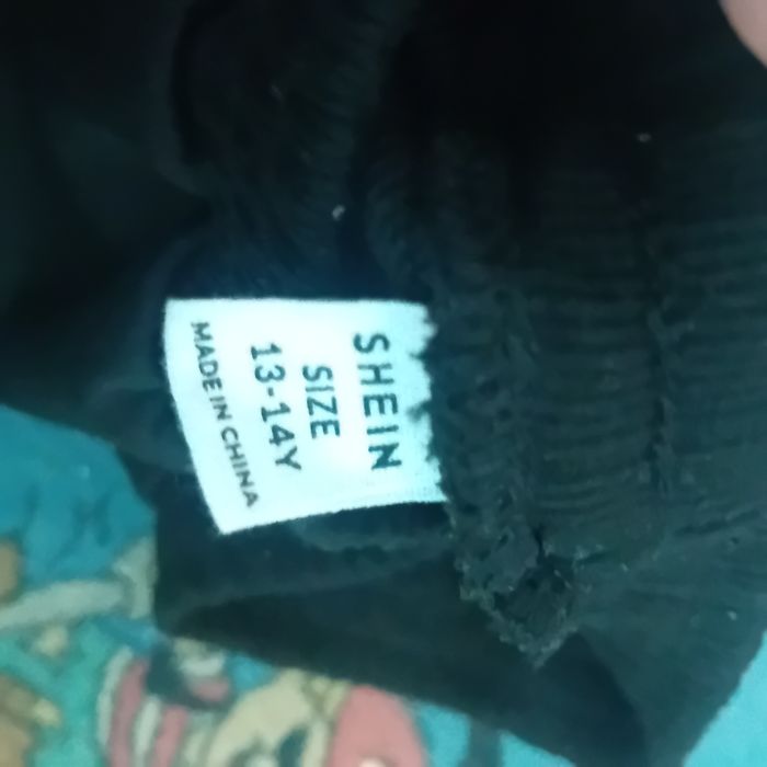 Pantaloni negri la moda foarte faini