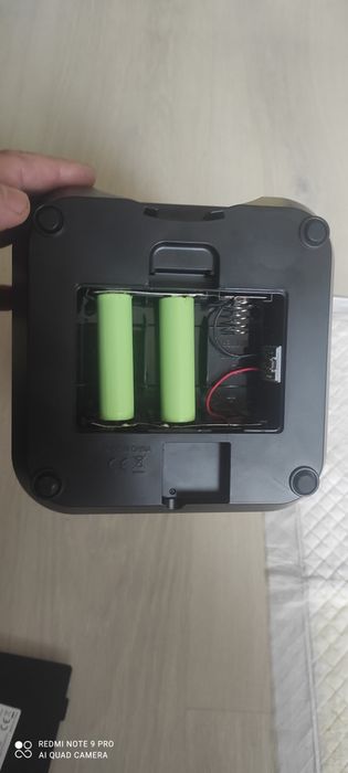 Автоматична хранилка за кученца и котенца