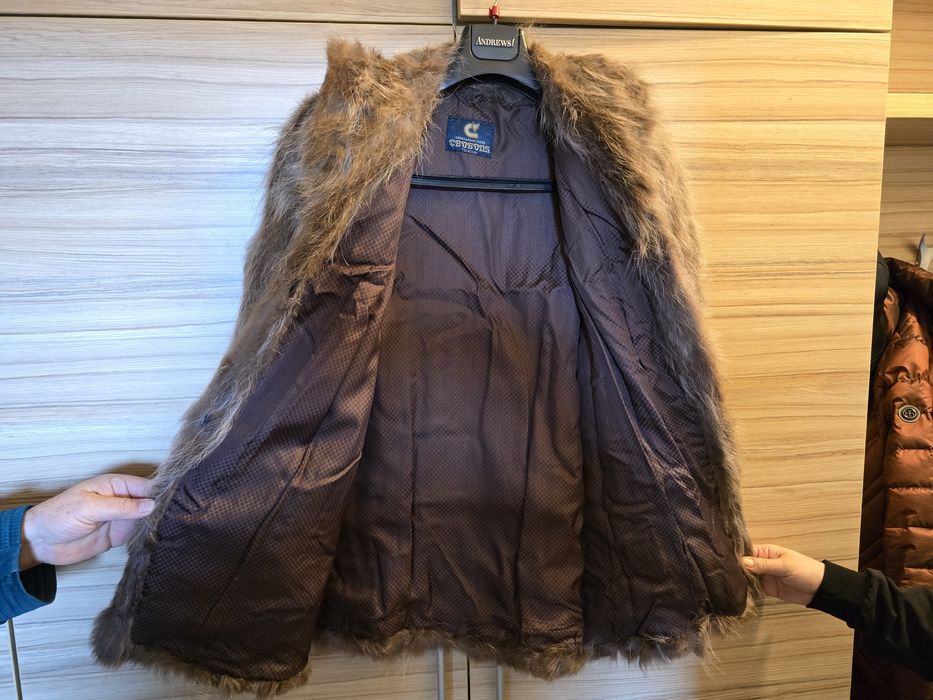 Продавам дамско палто от миеща мечка