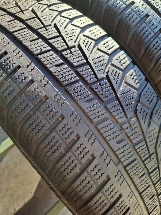 2 Anvelopele de iarnă 215 65 r17 Hankook