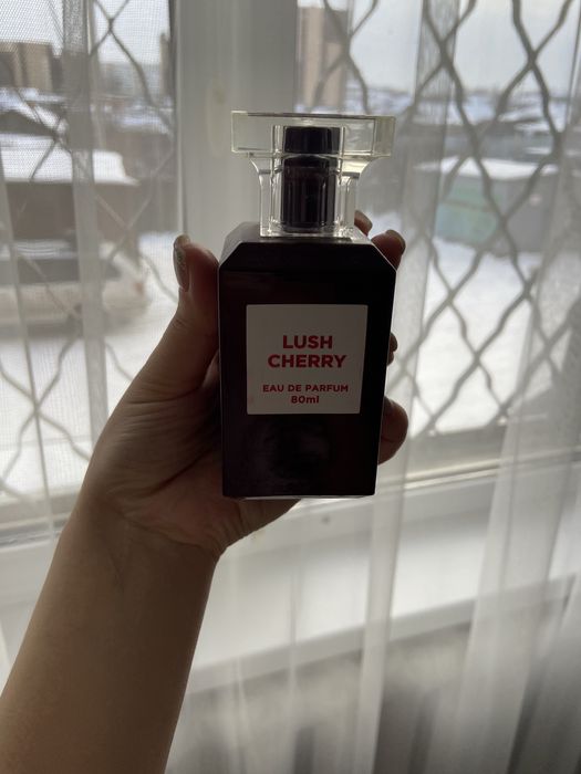 Продам женский парфюм