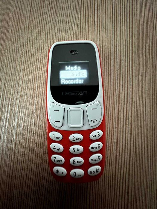 Telefon dual SIM, de mărime mica, liber de retea