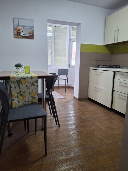 Apart 2 cam Dezrobirii renovat cu loc de parcare