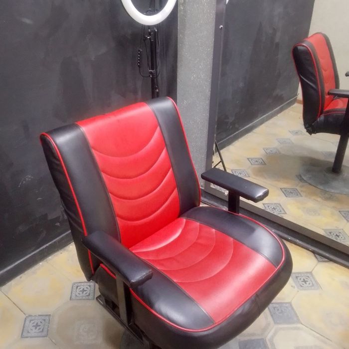 Kreslo sartarosh va salon uchun