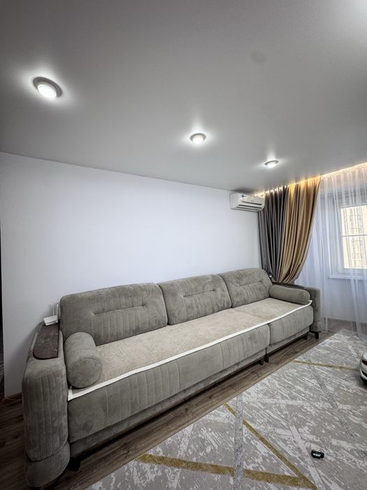 Продам диван в отличном состояний