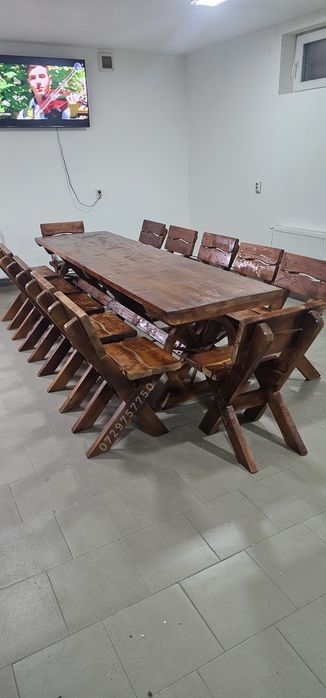 Mobilier rustic din lemn masiv