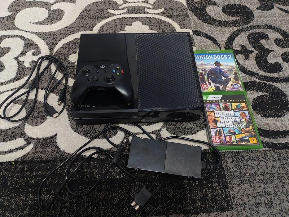 Xbox one plus 2 jocuri