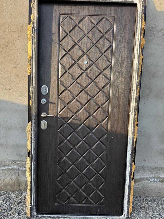 Дверь вховходная