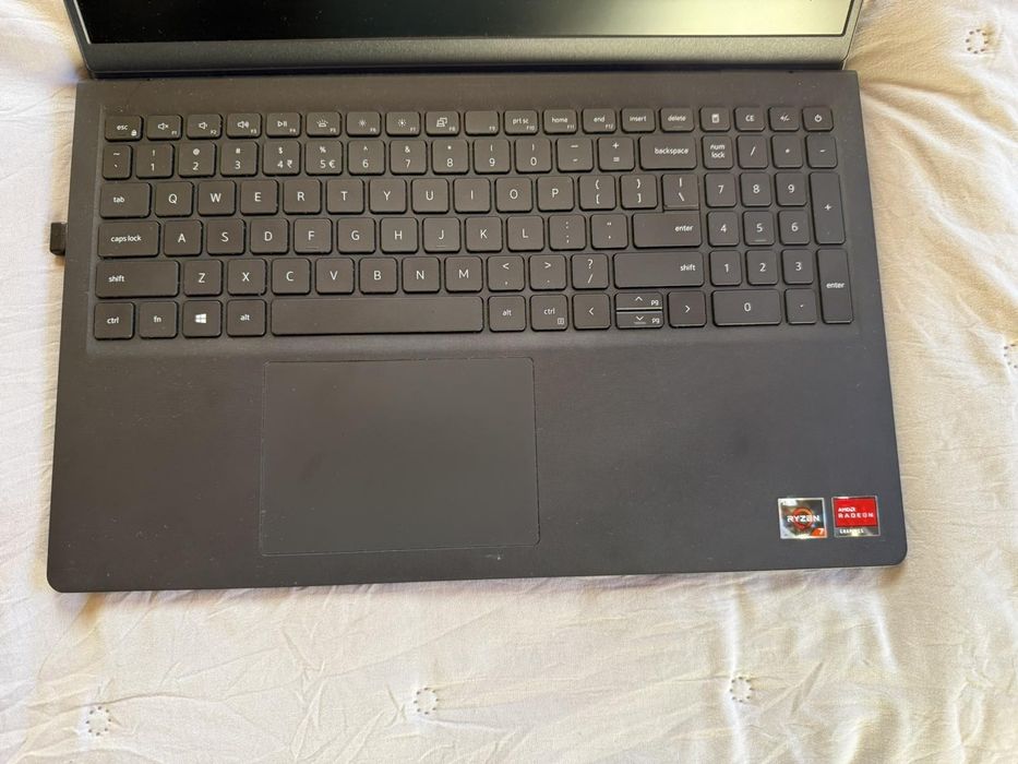 Лаптоп Dell Vostro