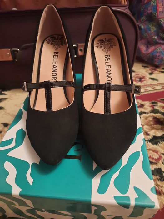 Женская обувь. Туфли