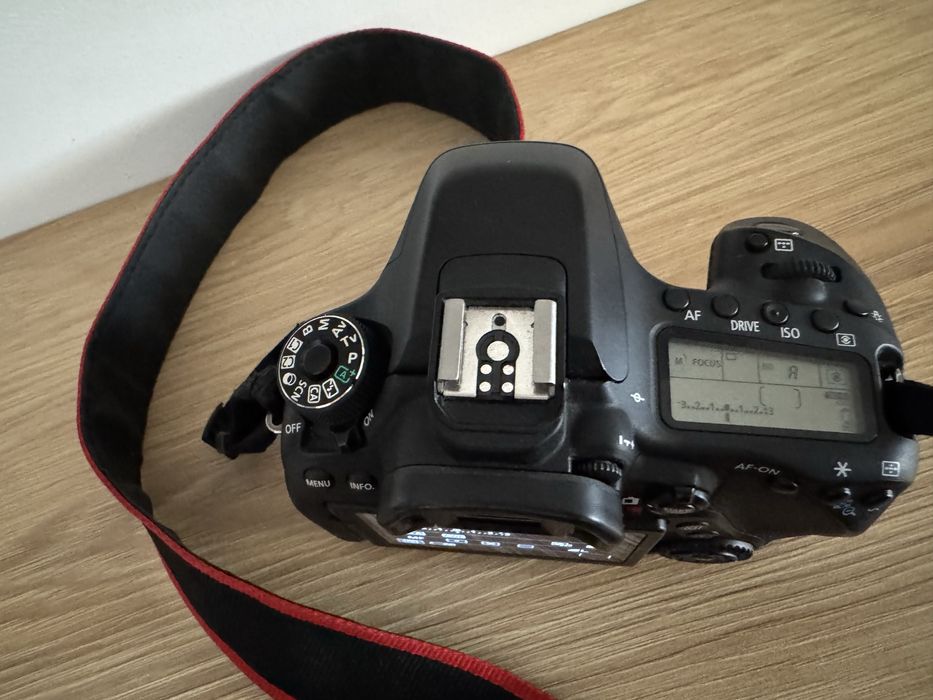 Фотоапарат Canon 80D тяло