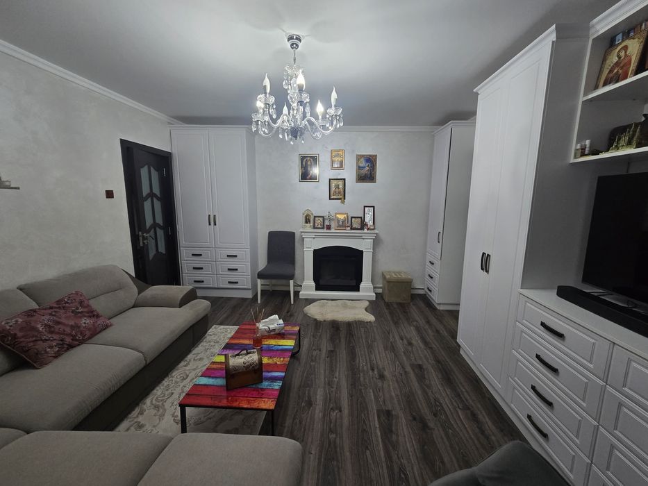 De vanzare apartament 3 camere zona garii