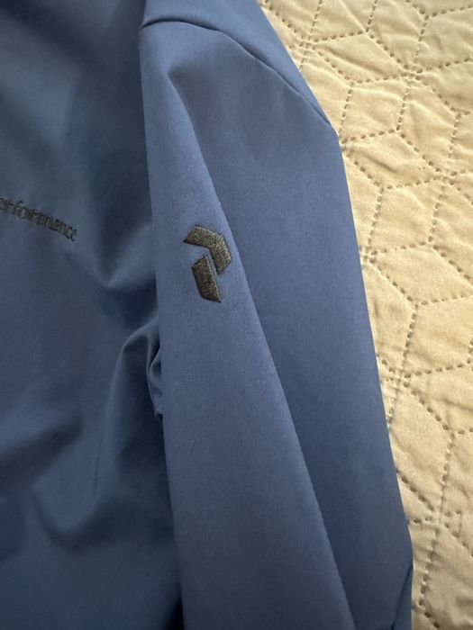 Softshell яке Peak Performance M