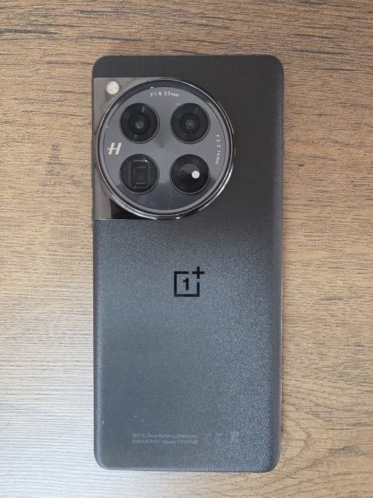 Telefon one plus 12
