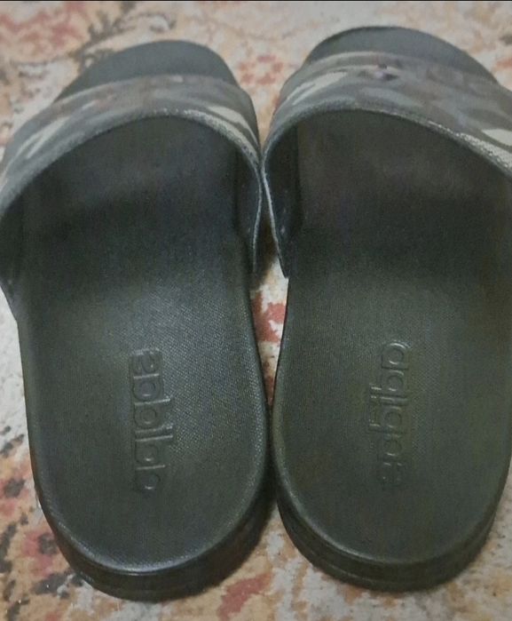 Slapi Adidas cu talpa memory