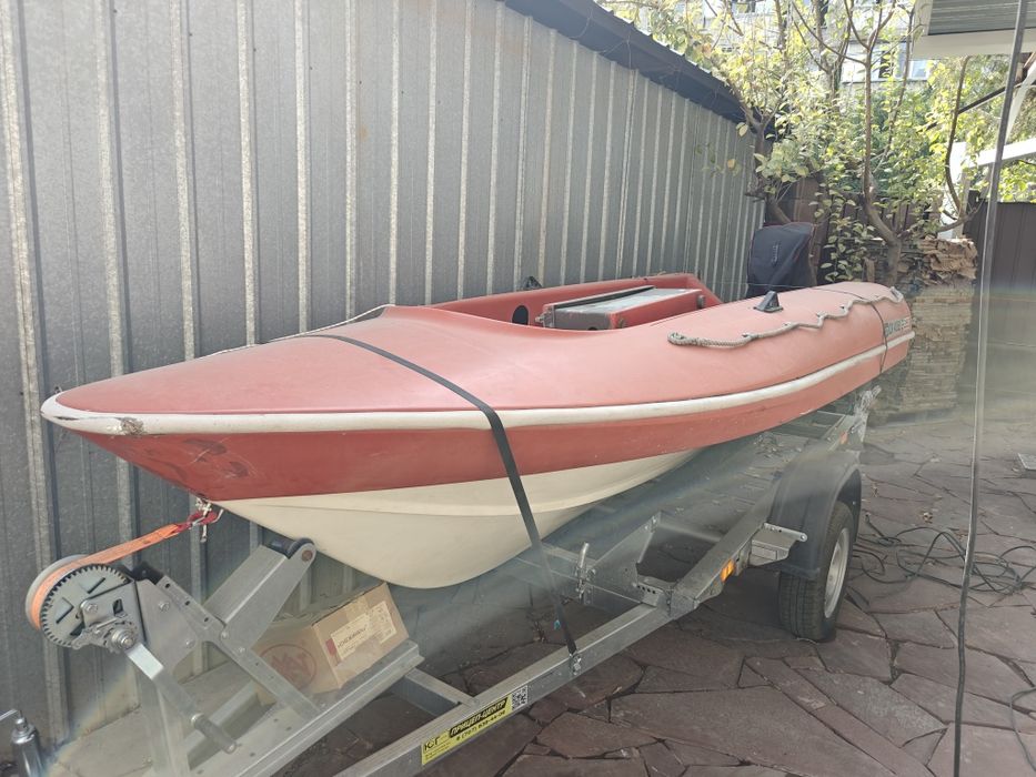 Лодка стеклопластик