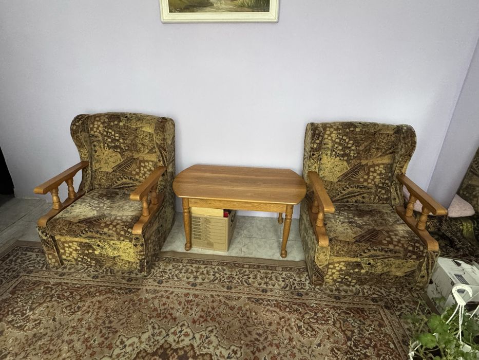 Fotolii vintage + masuta lemn masiv - set mobilier stare excelenta