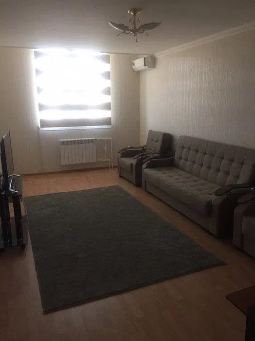 Срочно Продаётся Ойбек Галерейка 2/9/9 ремонт средний с мебелью !