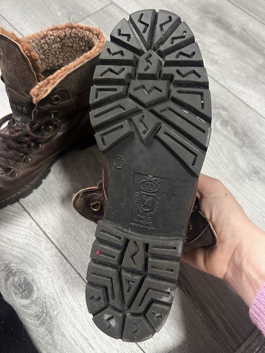 Vând bocanci din piele ,kilvana.