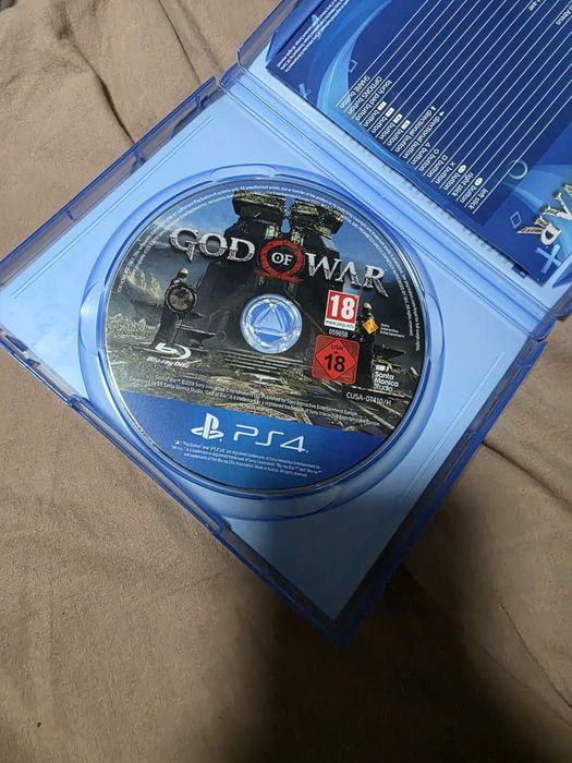 PlayStation4 с джойстици.