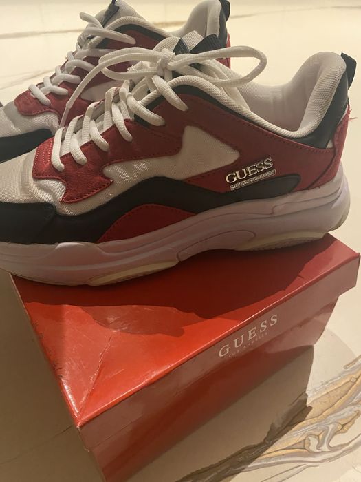 GUESS Женски обувки размер 40