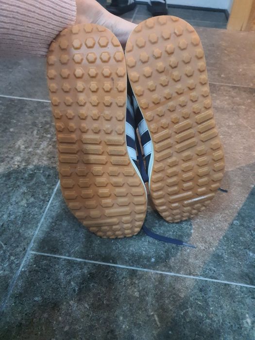 Два чифта запазени маратонки, размер 40 и 41