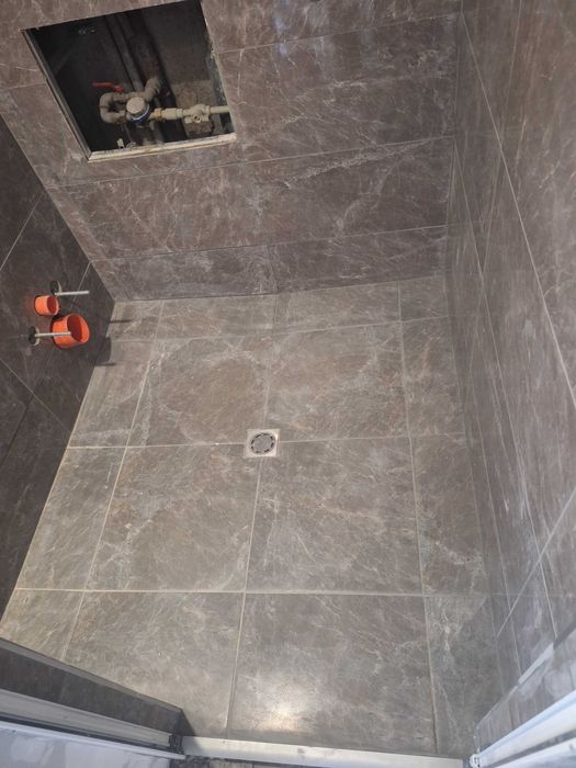 Вътрешни ремонти-Бояджийски услуги ,шпакловка, лепене на плочки и др.