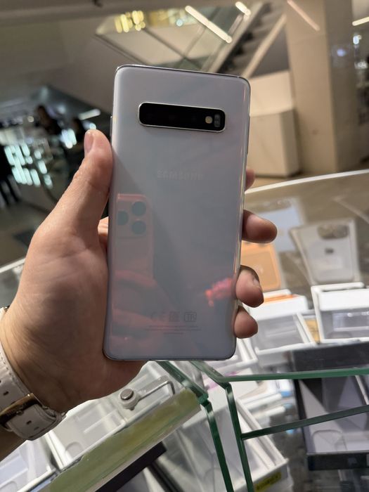 Samsung S10 в продаже
