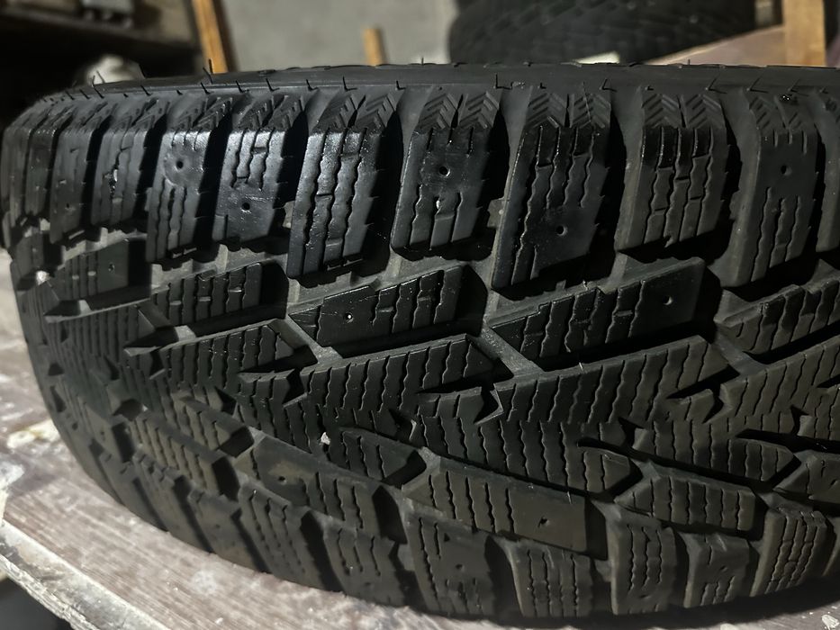 Продается шины баллоны 205/60 r16 зимние почти новые фирмы handa