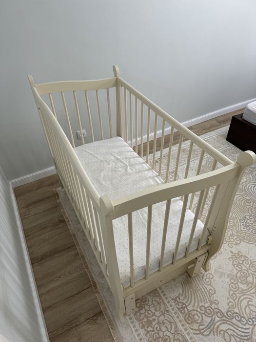 Продам детскую кроватку