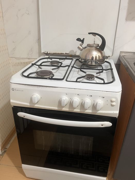 Продам газовую плиту