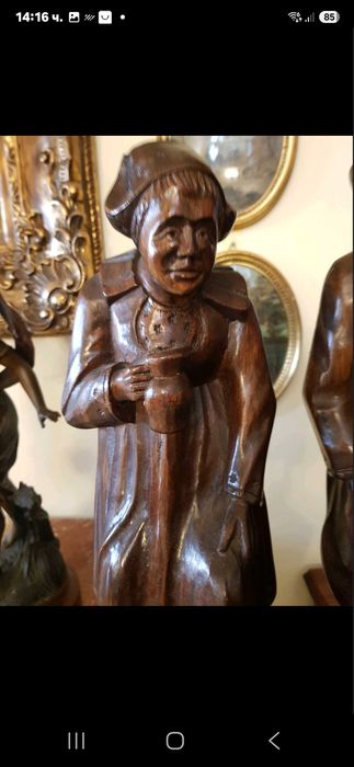 Антични бретонски персонажи комплект от две дървени фигури