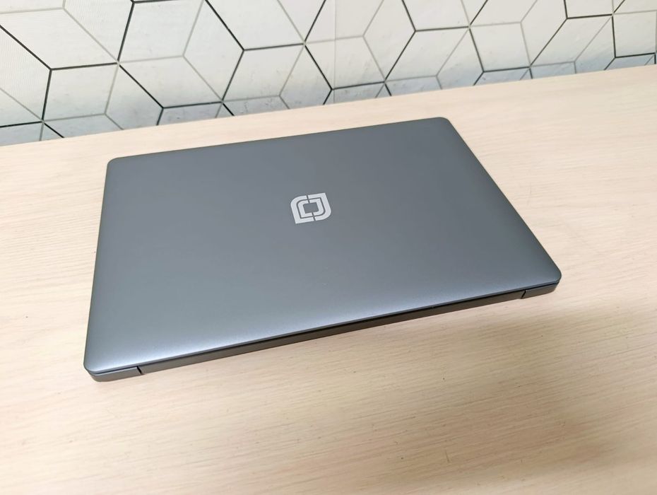 EZBOOK, Celeron 8Th, Ram 6Gb, SSD 64Gb, Full HD IPS