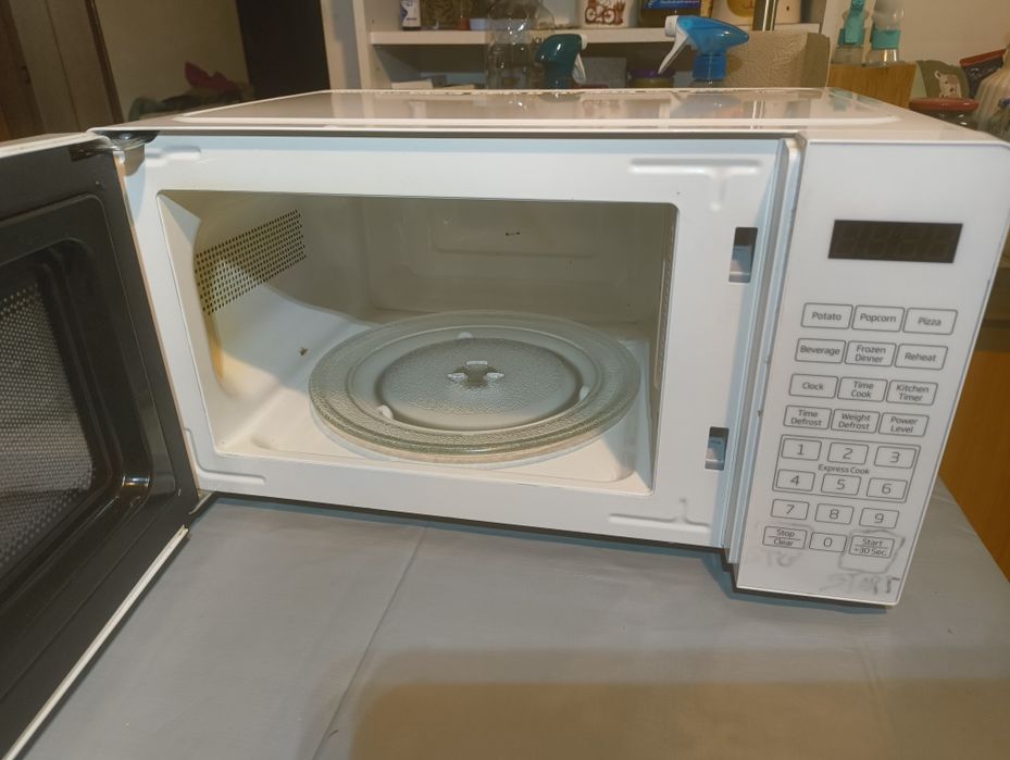 Cuptor microunde BEKO, 700W, Alb