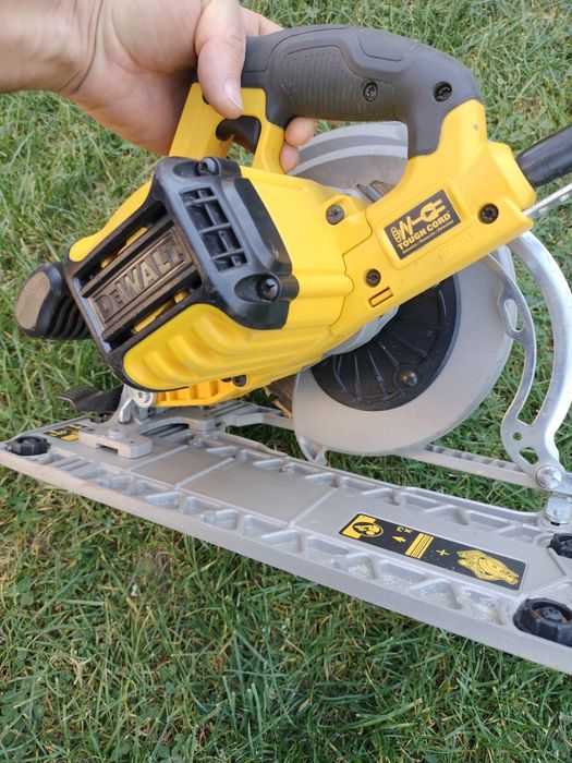 Circular dewalt 1600w